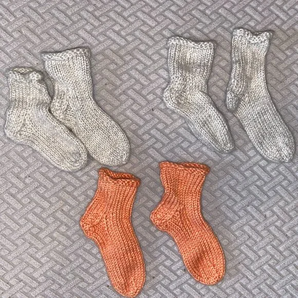 Soft wool? Merino? Cashmere? baby socks - Picture 1 of 2